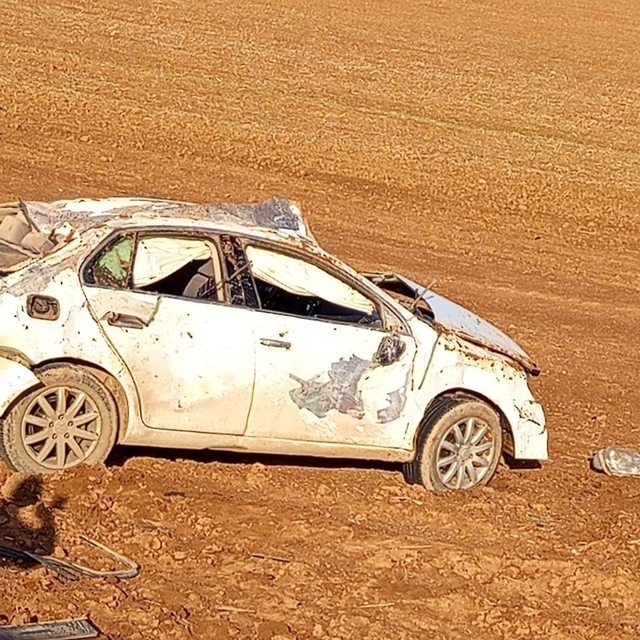 Kontrolden çıkan otomobil tarlaya uçtu: 1 yaralı
Bir yandan görüntü çekti d...