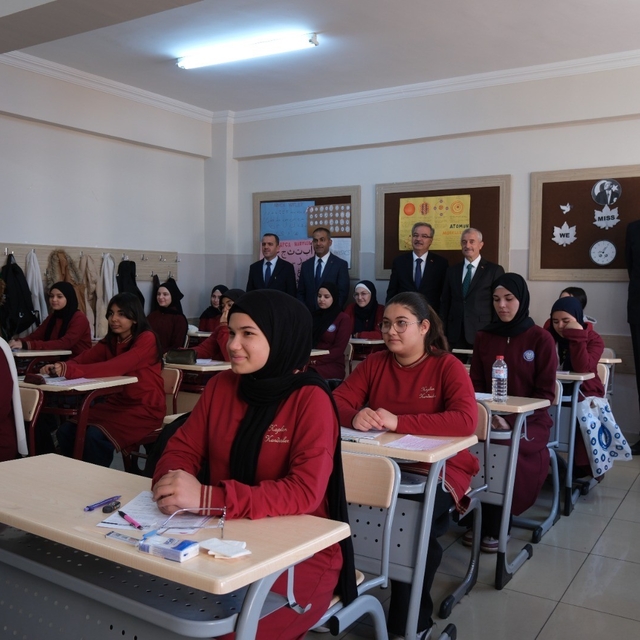 Şahinbey'de umre ödüllü kitap okuma yarışmasının 8'incisi düzenlendi