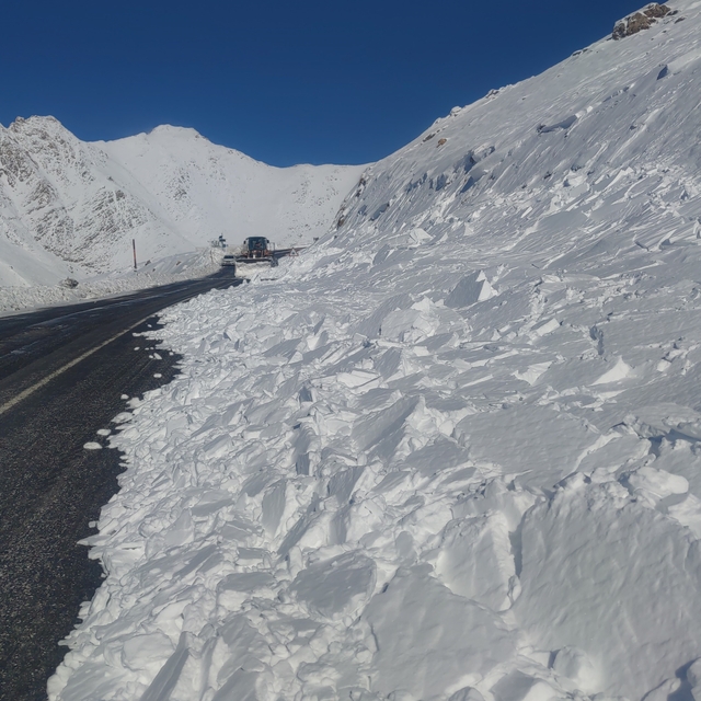 Van-Bahçesaray yolu ulaşıma açıldı
