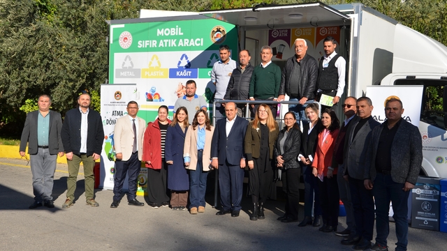 Alanya'da Çevre Dostu Çiftçi Kart Projesi üreticilere anlatıldı