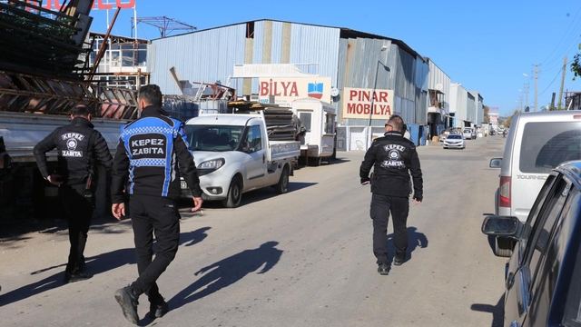 Kepez Zabıtası'ndan Hurdacılar Sitesi'ne denetim