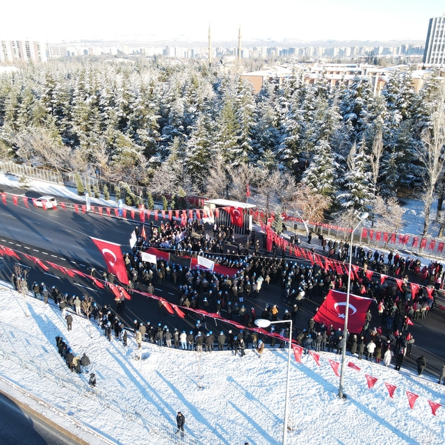 ERÜ 17 Aralık Şehitlerini andı