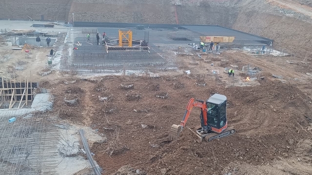 Antakya Belediyesi'nin yeni hizmet binası yükseliyor