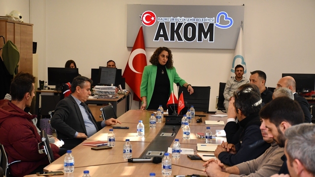 Balıkesir tüm birimleriyle kışa hazır
Büyükşehir afet ve acil durumlar için teyakkuzda