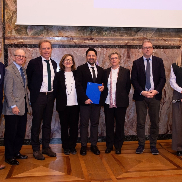 Albert Einstein'ın mezun olduğu Zürih Üniversitesi'nden Dr. Humayun Kakar'a...