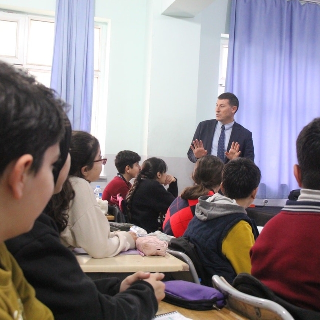 Cizre'de öğrencilere MEBİ'nin eğitimdeki etkisi anlatıldı