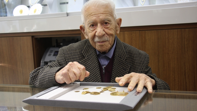 Aydınlı 90 yaşındaki sarraf Bezirgan: "Dürüstlük, iş hayatının altın anahtarıdır"
Terzilikten sarraflığa uzanan 70 yıllık emek hikayesi