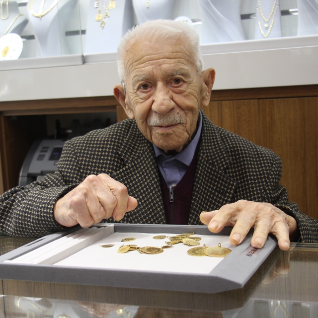 Aydınlı 90 yaşındaki sarraf Bezirgan: "Dürüstlük, iş hayatının altın anahta...