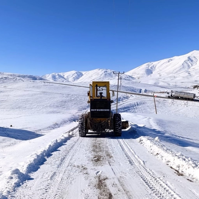 Van'da 35 ulaşım yolu kapalı
