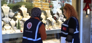 Antalya Ticaret İl Müdürlüğü ekiplerinden kuyumcu ve emlakçılara denetim
Antalya'da yetki belgesine sahip 618 kuyumcu ve 8 bin 361 emlakçı var
