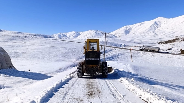 Van'da 35 ulaşım yolu kapalı