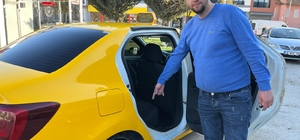 Bursalı taksici yaşlı çiftin araçta unuttuğu 5500 Euro'yu teslim etti