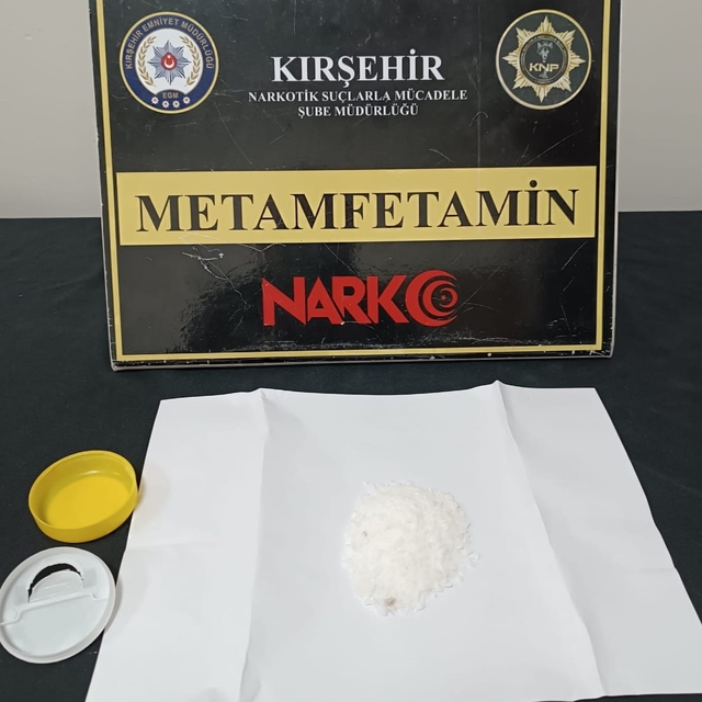 Yol uygulamasında uyuşturucu ele geçirildi