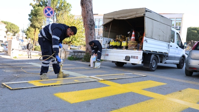 Büyükşehir ekiplerinden Koçarlı ve Germencik'te hummalı çalışma
Vatandaşlardan Başkan Çerçioğlu'na hizmet teşekkürü
