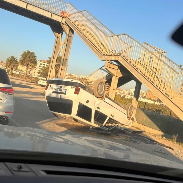 Takla atarak hurdaya dönen Tofaş'ın sürücüsü yaralandı