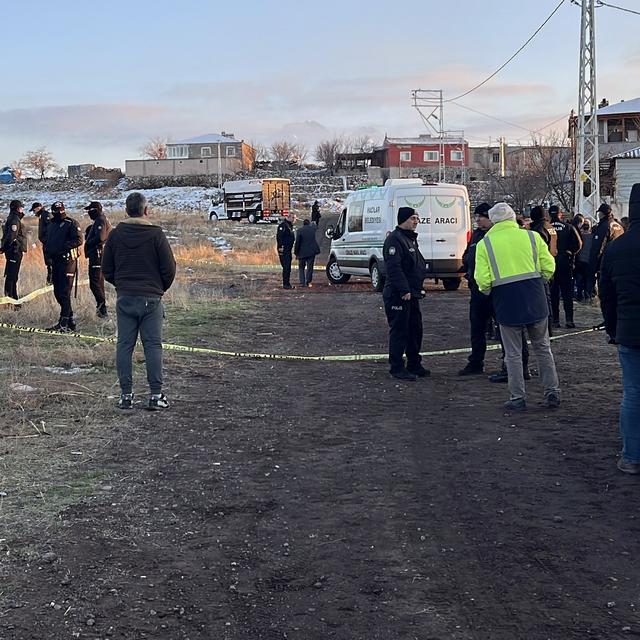 Silahlı kavgada baba öldü, oğlu ve yeğeni yaralandı