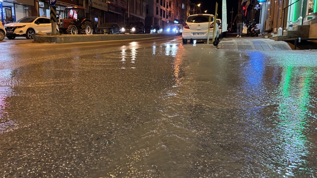 Edirne'de su borularındaki patlaklar vatandaşın tepkisini çekiyor
