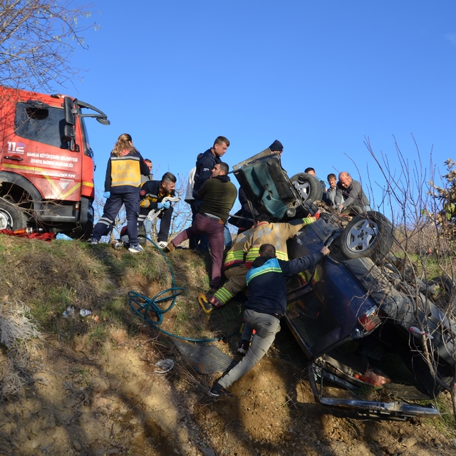 Şarampole uçan otomobilin sürücüsü yaralandı