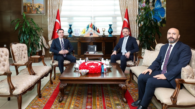 Gençlik ve Spor Bakan Yardımcısı Eminoğlu, Bitlis Valisi Karakaya'yı ziyaret etti