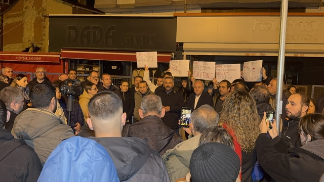 Gebze'de yıkılan binanın çevresindeki vatandaşlar raporların açıklanmasını bekliyor