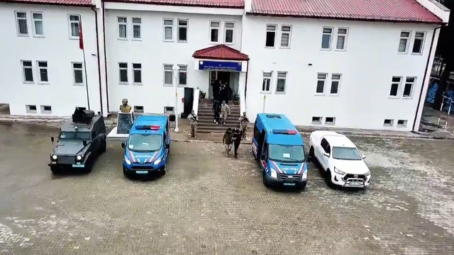 Sivas'ta 10 kaçak göçmen yakalandı