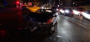 Malatya'da tır ile otomobil çarpıştı: 3 yaralı