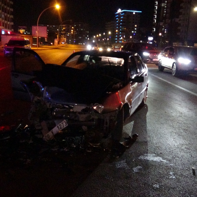 Malatya'da tır ile otomobil çarpıştı: 3 yaralı