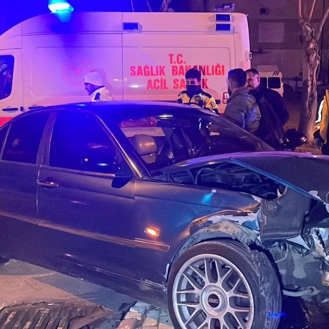 Karaman'da otomobiller çarpıştı: 5 yaralı