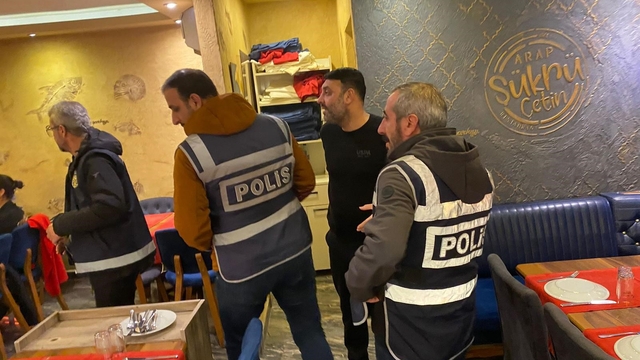 Bursa'da asayiş uygulaması: Aranan şahıslar yakalandı, uyuşturucu madde ele geçirildi