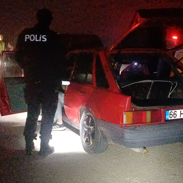 Sahte plakalı otomobil PTS kamerasına takıldı: Ön uyuşturucu testi pozitif...