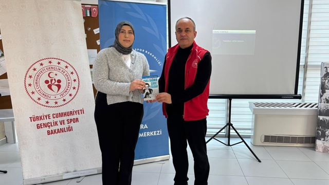 Bafra'da üniversiteli gençlere "kariyer" eğitimi verildi