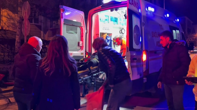 Çorum'da trafik kazasında araçta sıkışan yaralı kurtarıldı