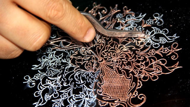 Erzincanlı kadınlar bakır işlemeciliğini yaşatıyor