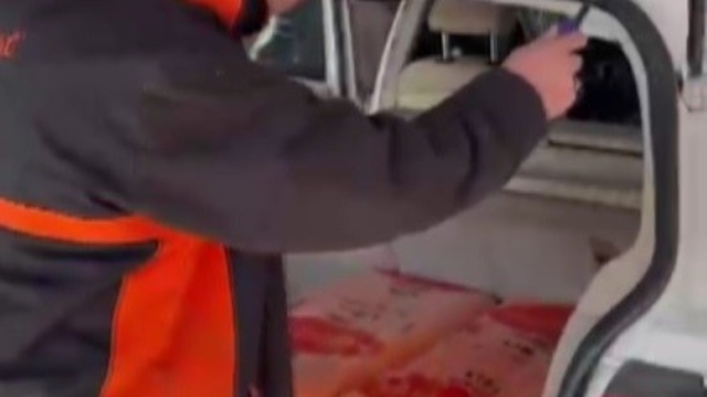 Hava yastıkları silikonlu, 11 değişik parçayla toplanan otomobil pes dedirtti