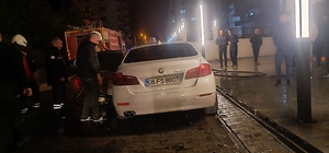 Mardin'de lüks otomobil alev alev yandı