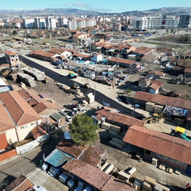 Çorum'da trafiği rahatlatacak yeni bir bağlantı yolu daha açıldı
