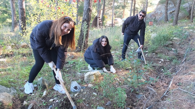 Kazdağlarında Bal Ormanına üniversiteli desteği