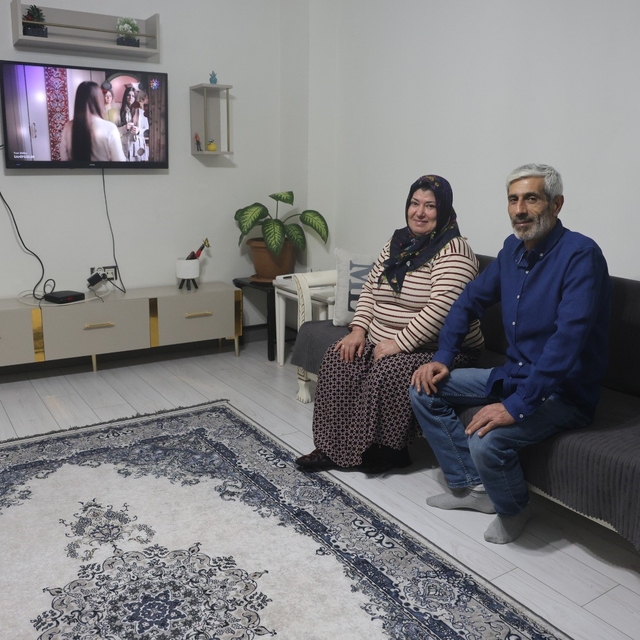 DEM partili milletvekilinin 'Şantiye şefi' yakıştırmasını yaptığı Bakan Kur...