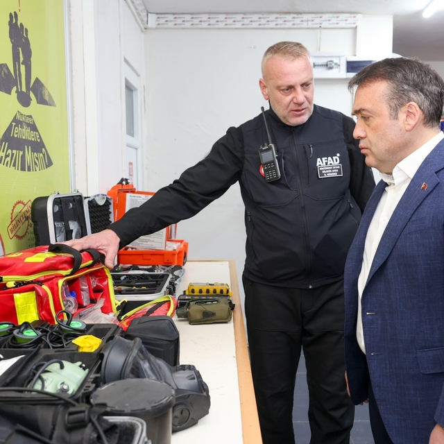 Vali Sözer AFAD'da incelemelerde bulundu