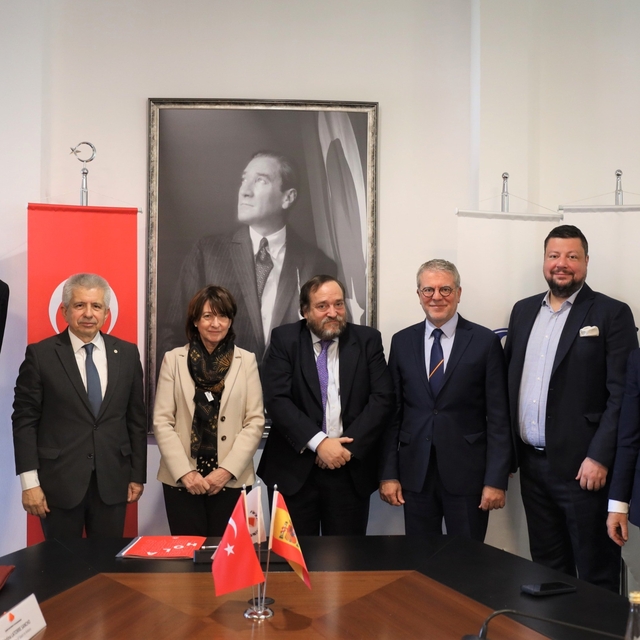 İzmir'den İspanya'ya uzanan 'eğitim' köprüsü
İEÜ ile Cervantes arasında örn...