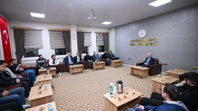 Kırklareli Valisi Turan, öğrenci yurdunda incelemede bulundu