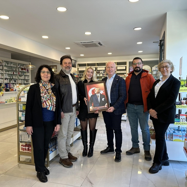 Kuşadası'nda eczacılık gündemi masaya yatırıldı