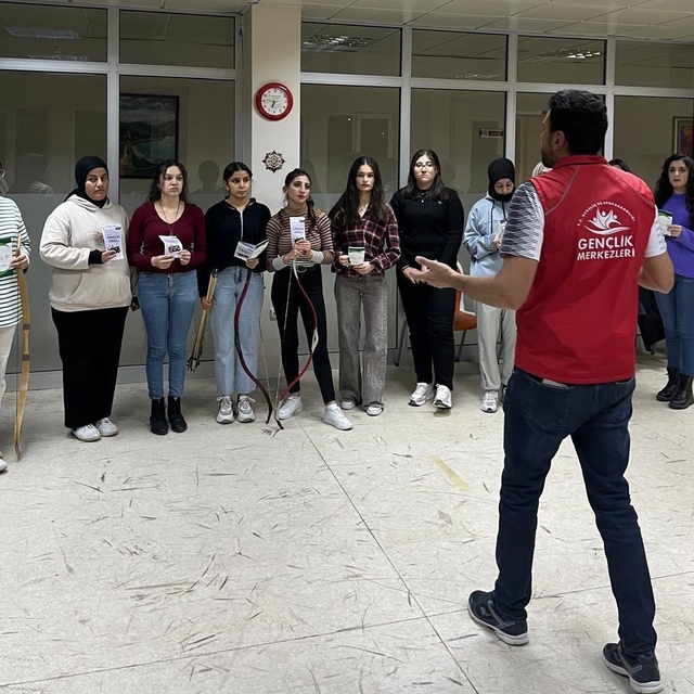 Üniversite öğrencileri bağımlılıkla mücadele kapsamında bilgilendirildi