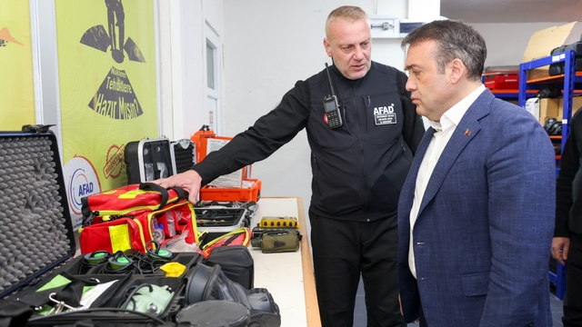 Vali Sözer AFAD'da incelemelerde bulundu