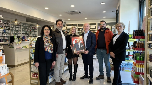 Kuşadası'nda eczacılık gündemi masaya yatırıldı
