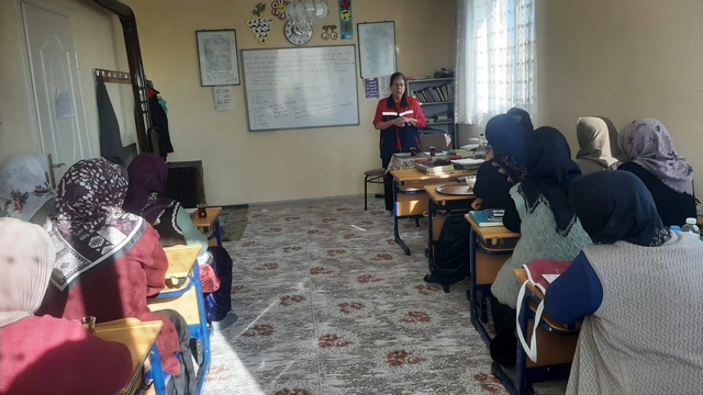 Kadın çiftçilere yönelik eğitimler sürüyor