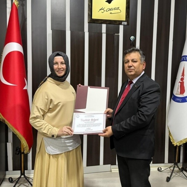 Bilgili öğrencilerle kariyer söyleşisinde bir araya geldi