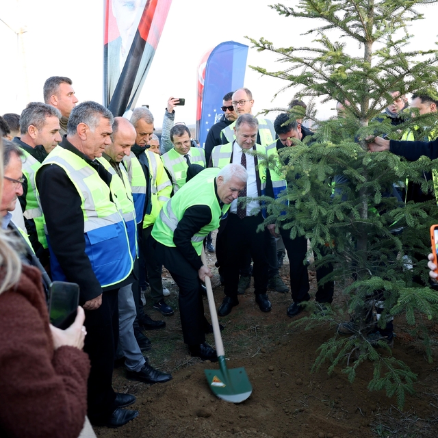Yeniden yeşil Bursa için 15 bin nefes
Büyükşehir'den Bursa'ya hatıra ormanı