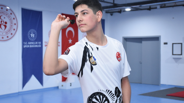 Milli dartçı Enes Malik, uluslararası başarılarını daha üst seviyeye taşımayı hedefliyor