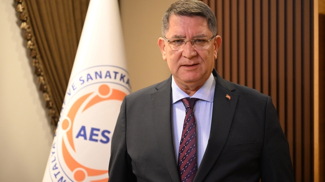 Başkan Dere: "Yılbaşı alışverişlerimizi yerel esnafımızdan yapalım"